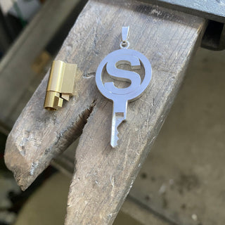 chastity-shop Keys with cylinder lock Round Alphabet